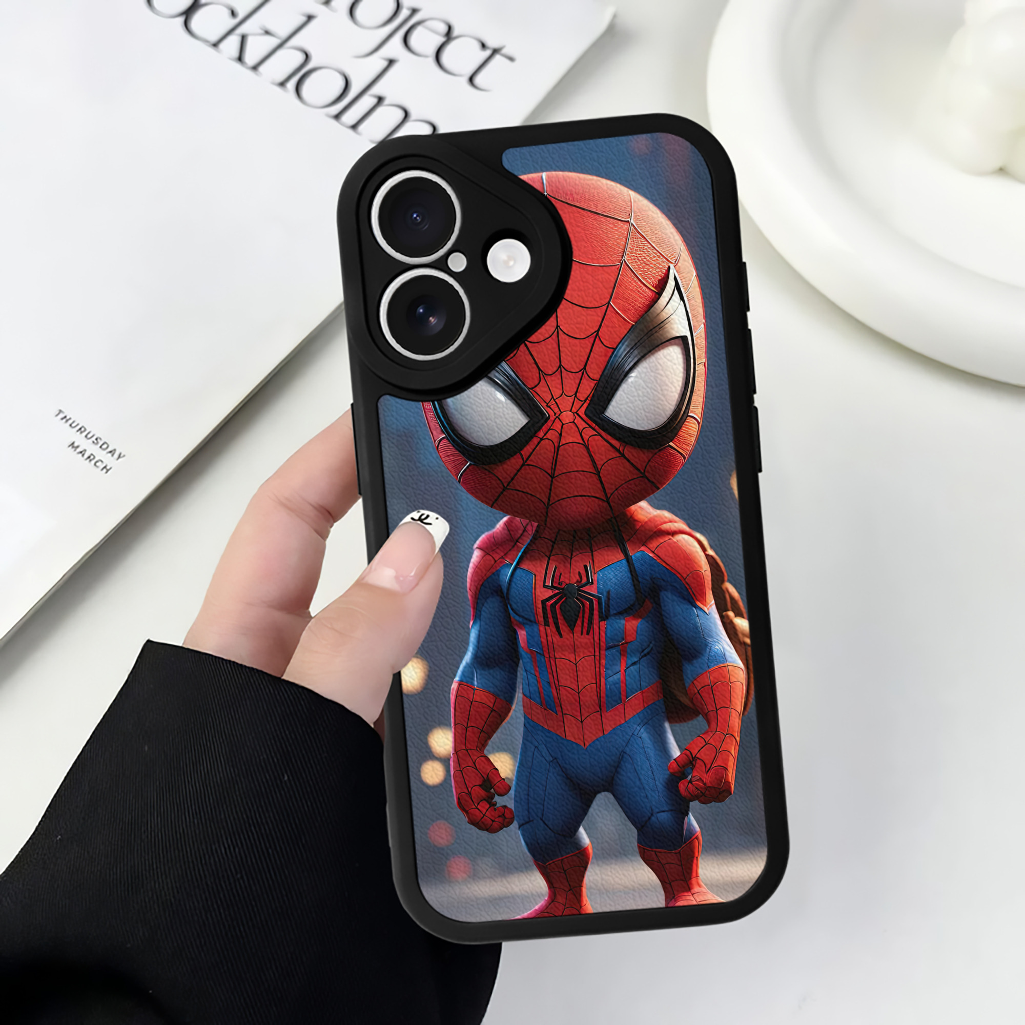 Spider Man スパイダーマン 【iPhone 16シリーズ対応】シリコンスマホケース（レザー調） 材質：シリコン